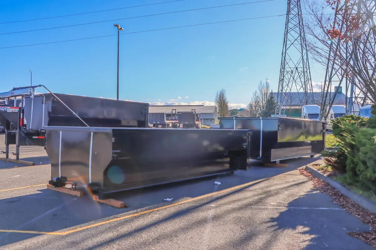 Professional dumpster rental and junk removal service in Le Claire